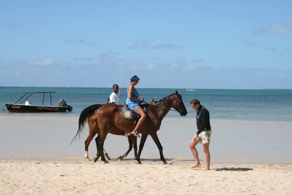 Balade � cheval sur la plage