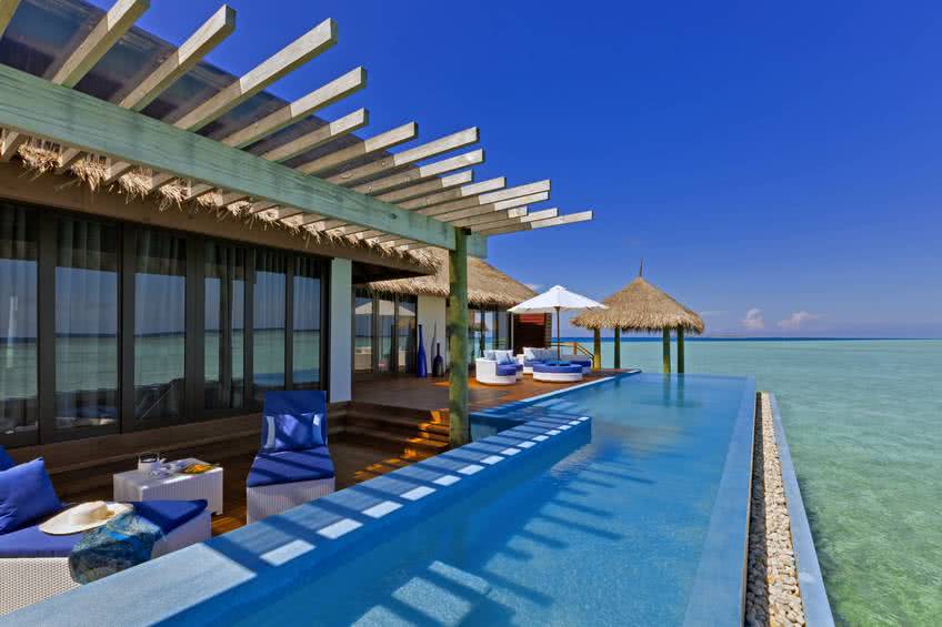 villa pilotis maldives avec piscine