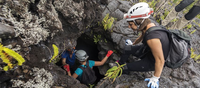 descente dans les tunnels de lave