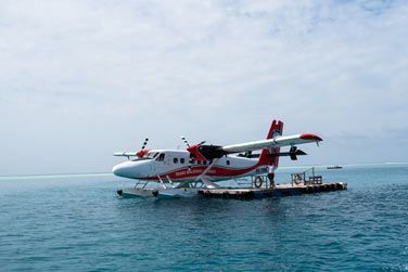 Aprs 35 min d'hydravion...