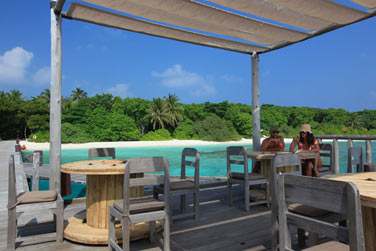 Le Bar(a)bara, pour des snacks, tapas, cocktails... Le tout au-dessus du lagon