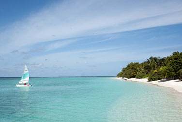 Balade en bateau, journe en catamaran, pche au gros... Les activits ne manquent pas !