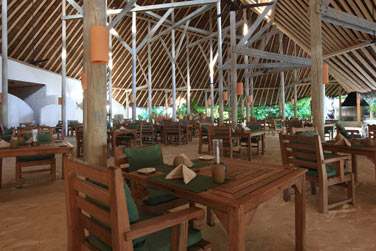 Le restaurant 'Down to Earth' pour savourer une cuisine mditerranenne les pieds dans le sable