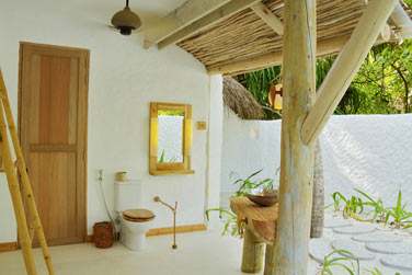 Salle de bain extrieure de la Jungle Reserve