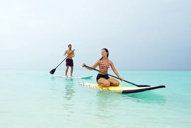 Stand up paddle sur les eaux calmes et limpides...