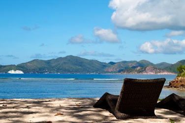 Vue depuis le Nautique sur la mer et les montagnes...