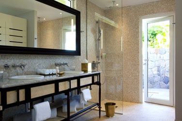 Salle de bain de la chambre vue lagon