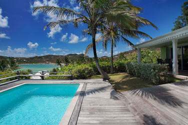 La Suite  vue mer Piscine et son spacieux espace extrieur offrant une trs belle vue sur la mer