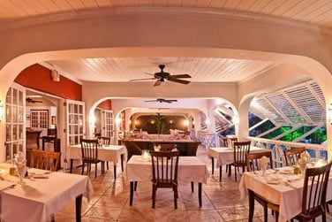 Le restaurant vous propose une cuisine internationale revisite par le chef franais