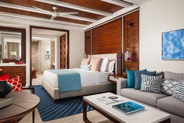 Les chambres contemporaines sont rparties dans des ba^btiments de style colonial