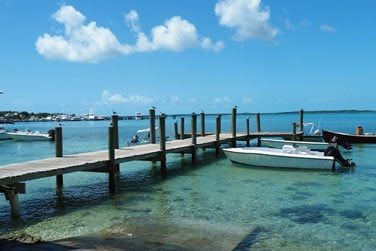 Une le  la fois chic et branche,  quelques minutes de bateau de Eleuthera