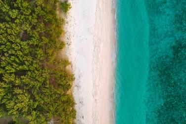 Vue arienne de la plage tropicale de Rodrigues