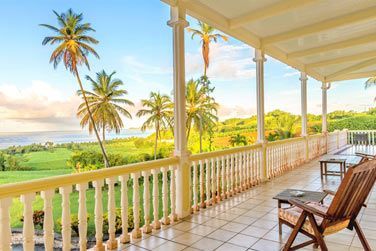 La belle et grande terrasse des cottages
