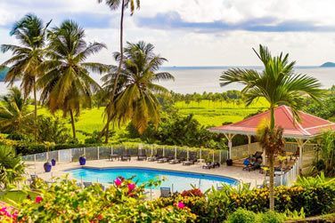 La belle piscine extrieure