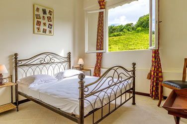 Le style pur des chambres des Suites-Appartements