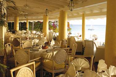 Intrieur du restaurant avec vue sur la mer