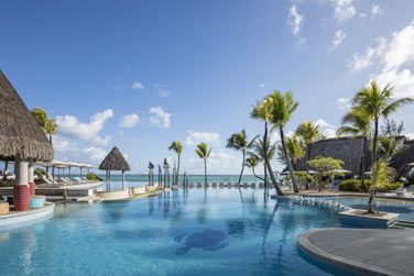 La spacieuse piscine, o vous pourrez vous dtendre