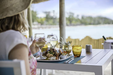 Dgustez des spcialits mditerranennes ou mauriciennes au restaurant La Plage