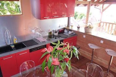 La cuisine rcente, entirement quipe