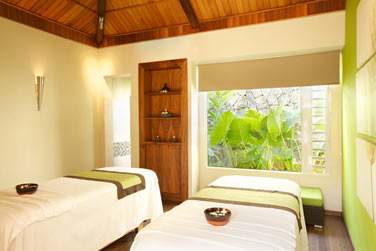 Le Spa possde plusieurs cabines de soin  la dcoration design et pure