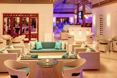 Dcouvrez le B-Bar  la dcoration moderne et colore