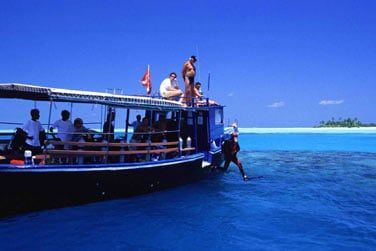 Dbutants et confirms sont guids  la dcouverte des fonds marins maldiviens