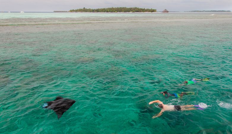 photo vilamendhoo island resort & spa