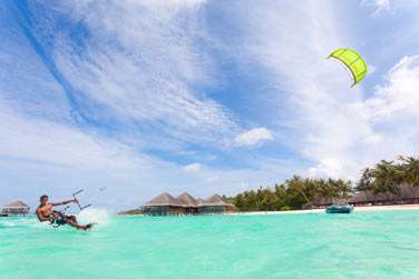 Ou bien testez le kite surf !