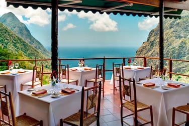 Il est tellement agrable de pouvoir djeuner avec une telle vue .. imaginez !