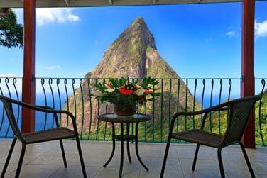 La suite Gros piton avec piscine et sa vue sur l'norme piton de Sainte Lucie