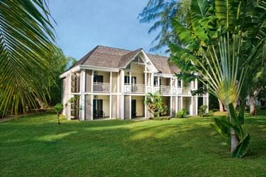 Les chambres et suites sont rparties dans 23 villas de type crole