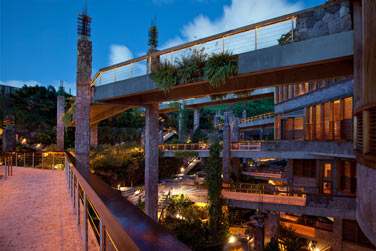 L'architecture atypique de l'htel Jade Mountain  Sainte-Lucie