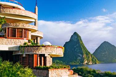 L'architecture atypique de l'htel Jade Mountain  Sainte Lucie