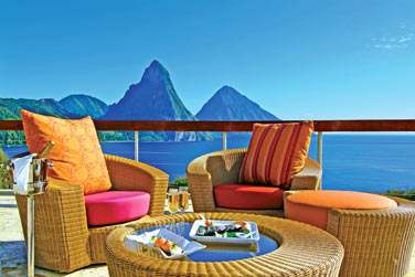 Vous apprcierez passer un moment sur la terrasse  contempler les fabuleux Pitons