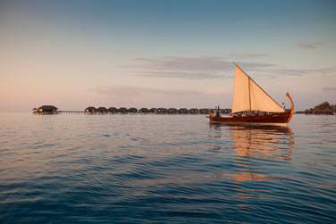 Le soir venu... Embarquez cette fois  bord d'un dhoni pour une croisire en tte  tte