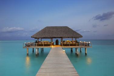 Surplombant le lagon,