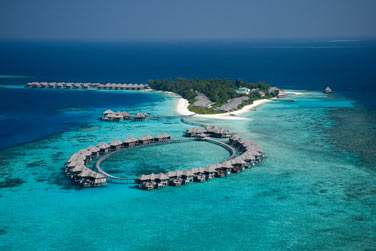 Une petite le situe au coeur de l'atoll de Mal Nord