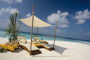 Ou optez pour un apritif avec canaps et Champagne sur votre transat...