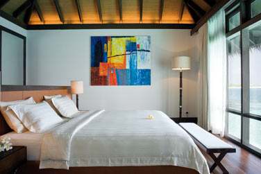 Intrieur de la chambre de l'Escape Water Villa