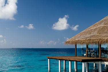 La salle de sport sur pilotis et ses grandes baies vitres face  la mer... Un cadre de rve pour faire sa sance de sport