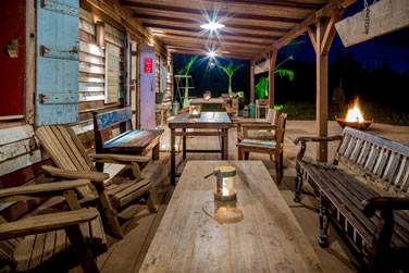 Dcouvrez le tout nouveau bar  rhum de l'htel Shanti Maurice : le Rum Shed