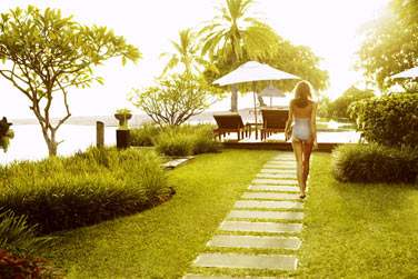 Luxueux havre de paix s'tendant sur un jardin tropical de 14 hectares entour de champs de canne  sucre