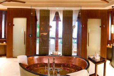 photo Constance Halaveli Maldives Maldives