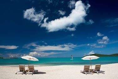 Face  vous, un lagon turquoise...