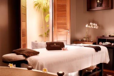 Profitez des soins et traitements dans des cabines simples...