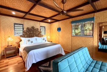 Sunrise Bungalow with Huahine Island View