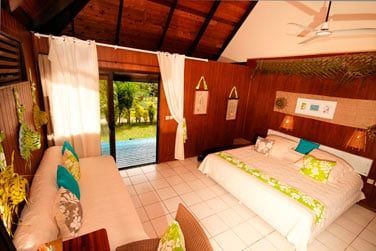 Chambre du Bungalow Jardin Kokone, une dco haute en couleurs !