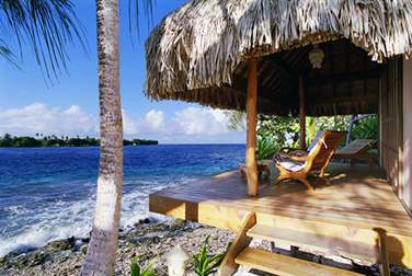 En Bungalow plage... Vous tes rellement les pieds dans l'eau, face  la passe !