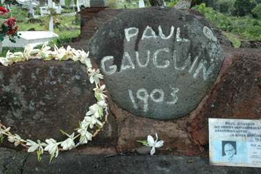 et les traces du passage des artistes Brel et Gauguin...