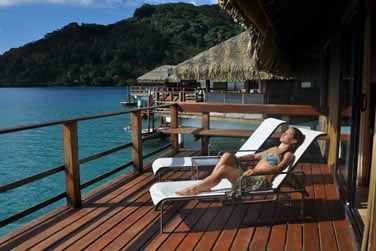 Terrasse prive du bungalow sur pilotis